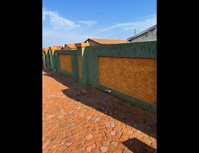 2 BEDROOM HOUSE FOR SALE IN SEBOKENG ZONE 3